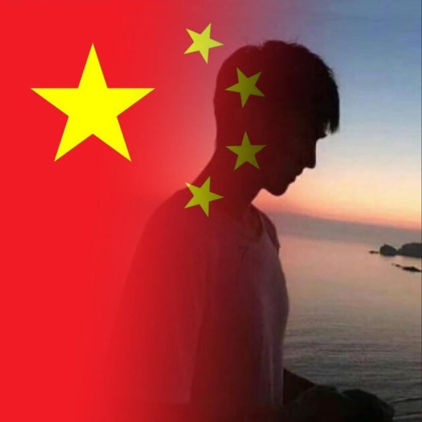 雪后秦岭与红墙黄瓦同框太绝了